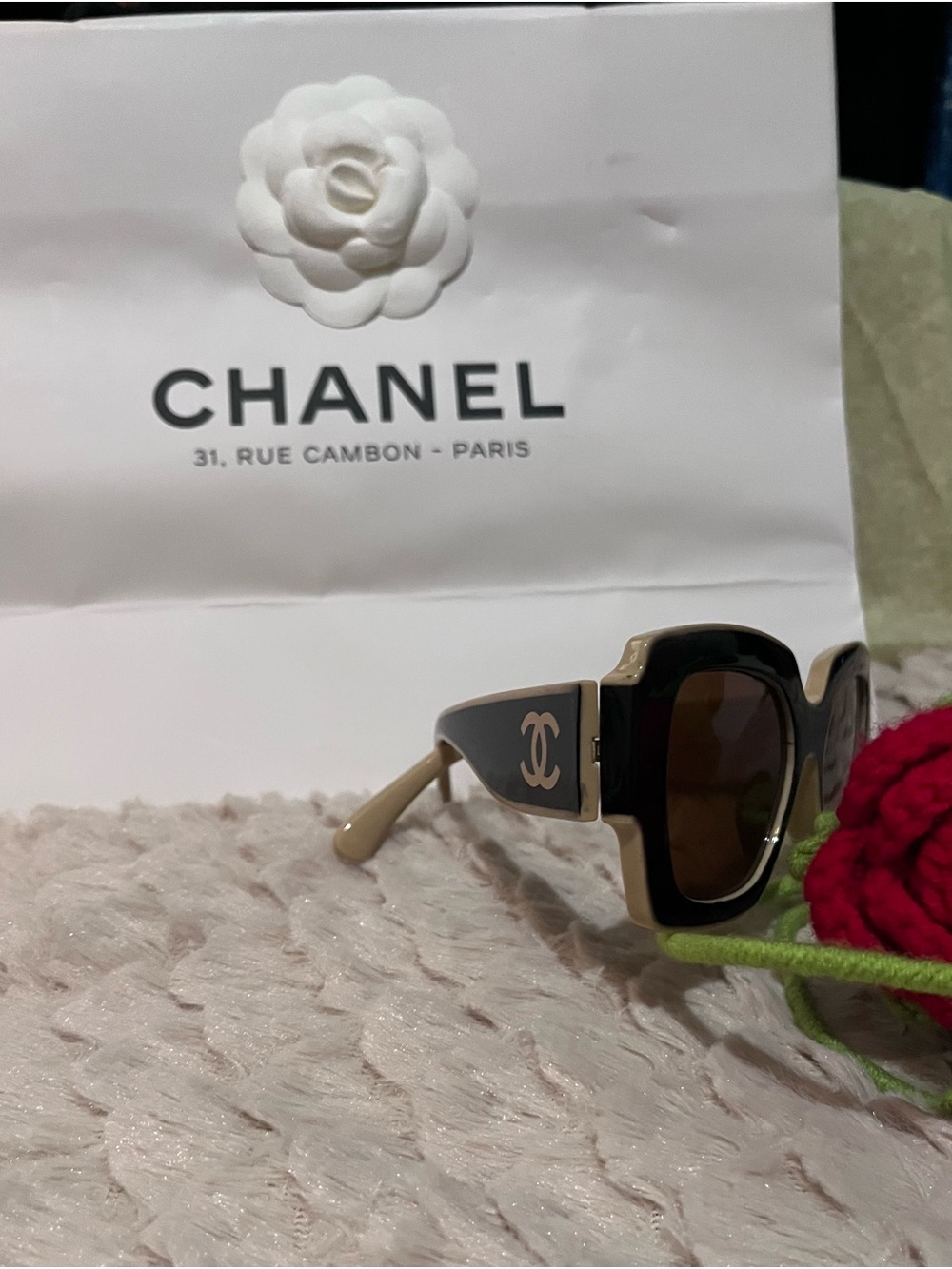 nwt Black and Beige Square Sunglasses